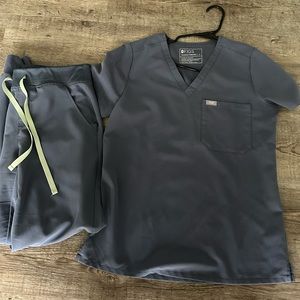 FIGS Space Navy Small scrub set